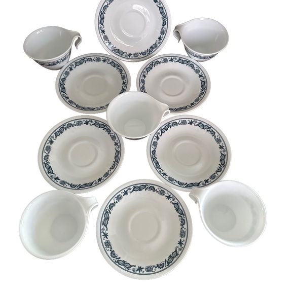 Corelli by Corning Elegant Blue and White Tea Cup Set - Picture 4 of 4